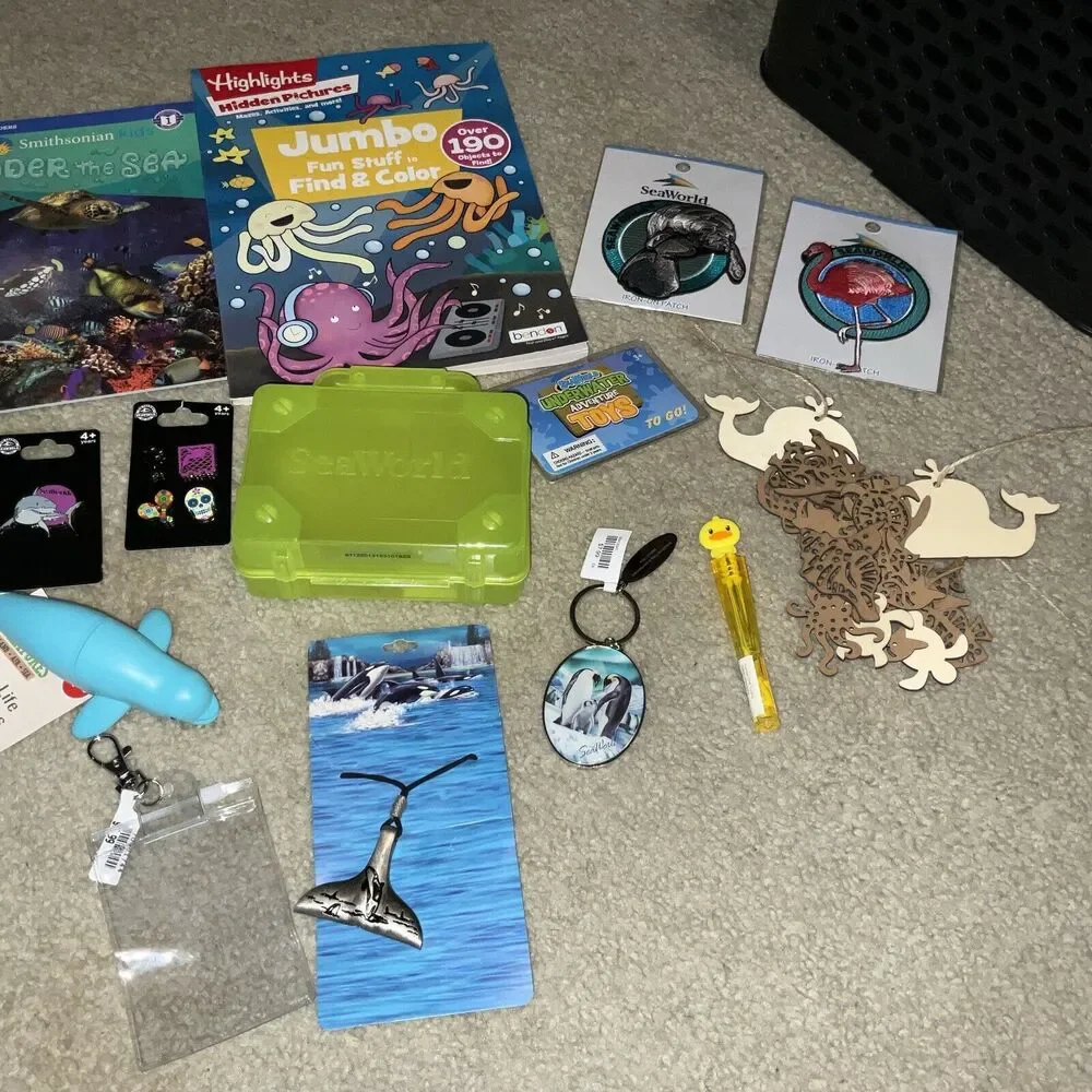 SEAWORLD REUSABLE BAG, GIRLS BUNDLE NECKLACE,SHIRT PINS,KEYCHAIN, PATCH,BOOK, ET